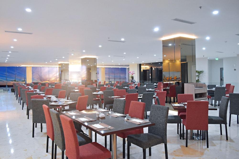 Platinum Hotel & Convention Hall Balikpapan Екстер'єр фото