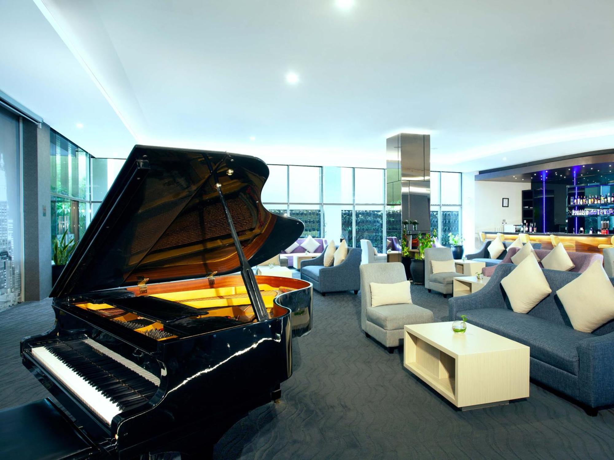 Platinum Hotel & Convention Hall Balikpapan Екстер'єр фото