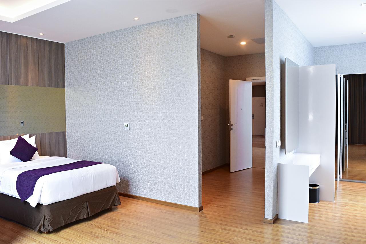 Platinum Hotel & Convention Hall Balikpapan Екстер'єр фото