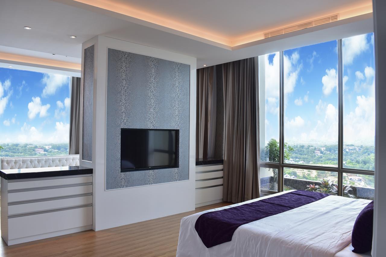Platinum Hotel & Convention Hall Balikpapan Екстер'єр фото
