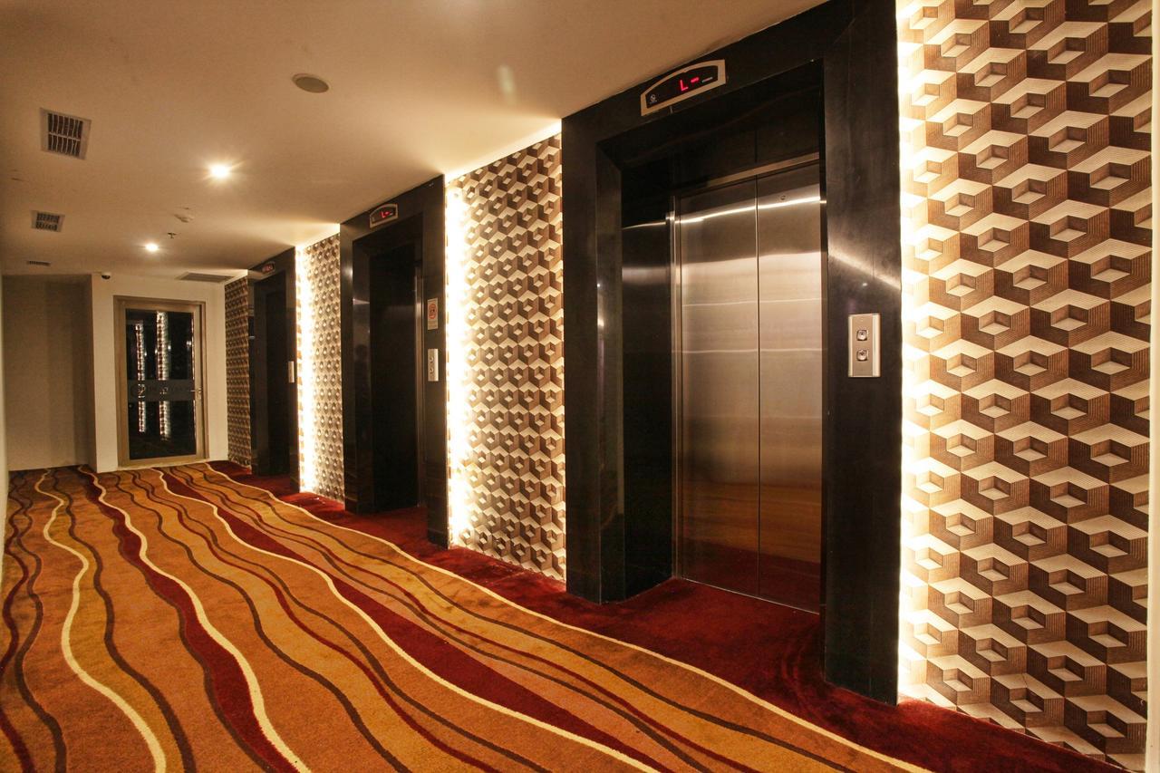 Platinum Hotel & Convention Hall Balikpapan Екстер'єр фото