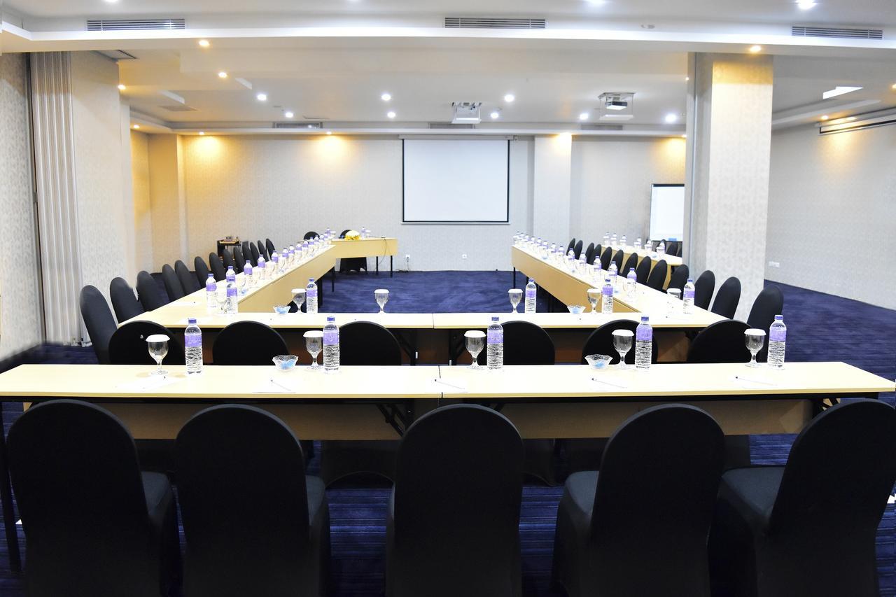Platinum Hotel & Convention Hall Balikpapan Екстер'єр фото
