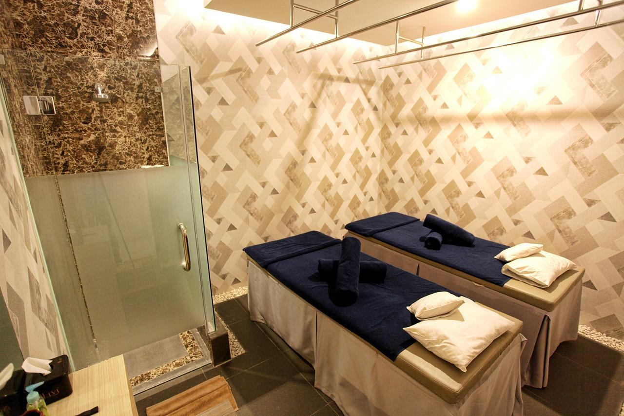 Platinum Hotel & Convention Hall Balikpapan Екстер'єр фото