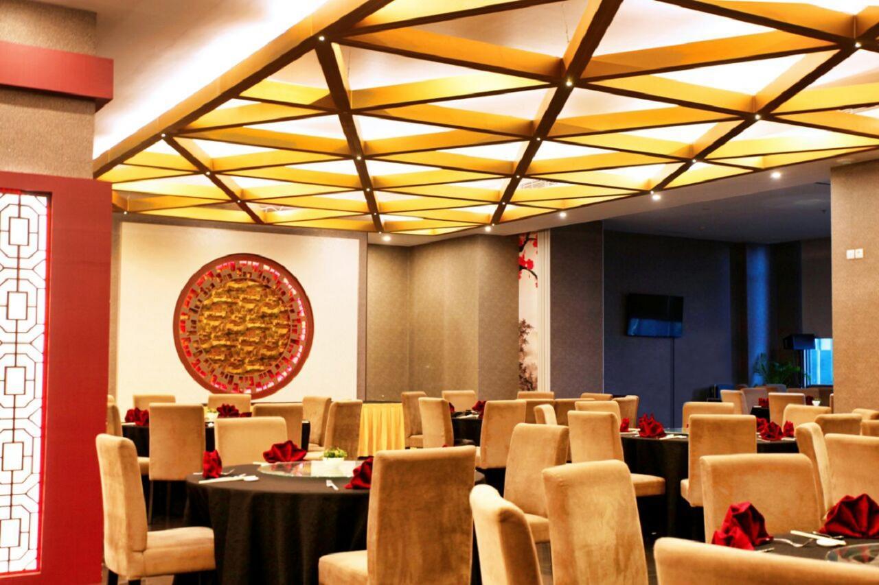 Platinum Hotel & Convention Hall Balikpapan Екстер'єр фото